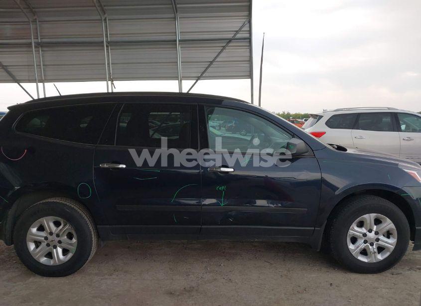 Photo 13 of 2017 Chevrolet Traverse LS (VIN 1GNKRFKD0HJ228286)