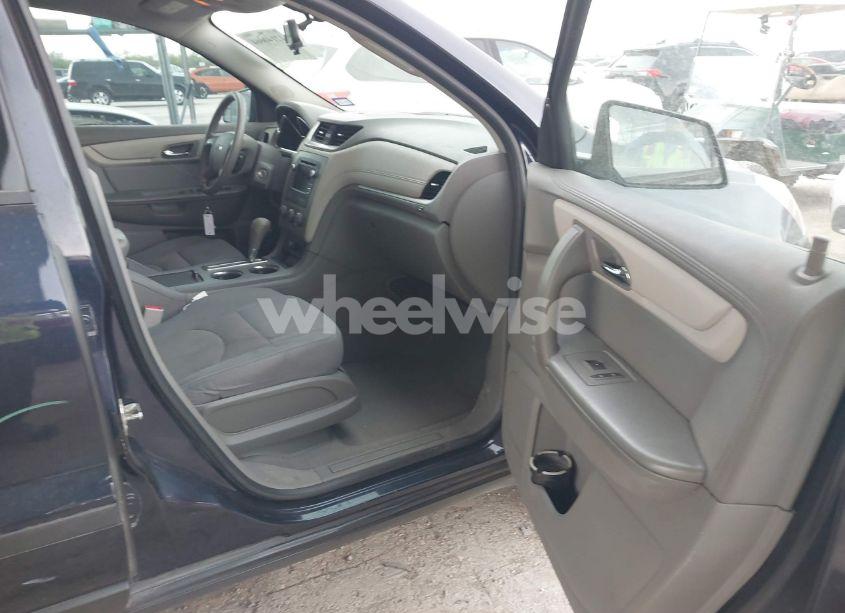 Photo 5 of 2017 Chevrolet Traverse LS (VIN 1GNKRFKD0HJ228286)