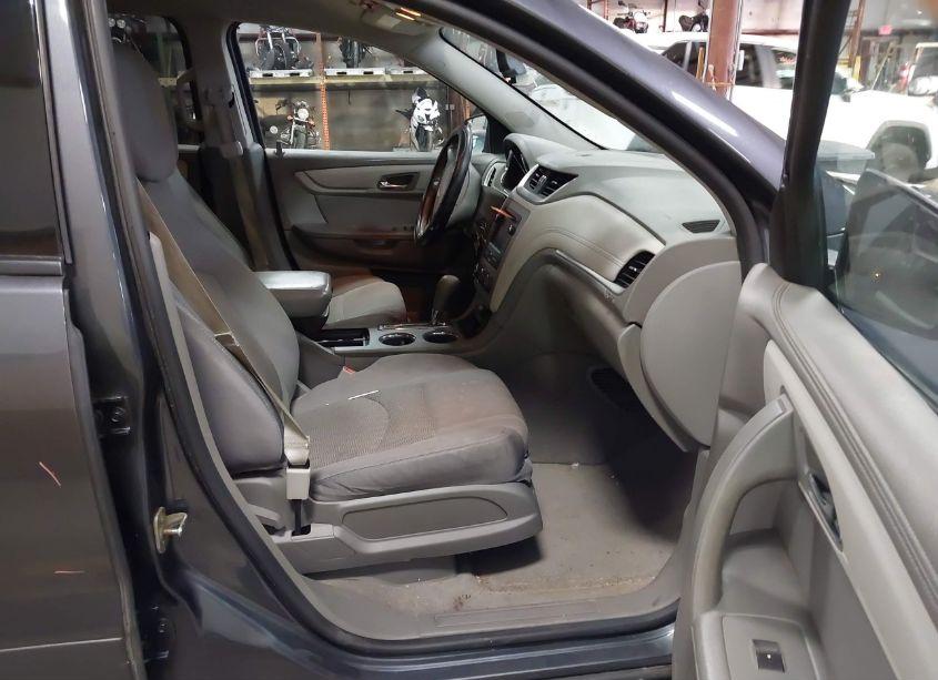 Photo 5 of 2013 Chevrolet Traverse LS (VIN 1GNKRFKD1DJ243938)