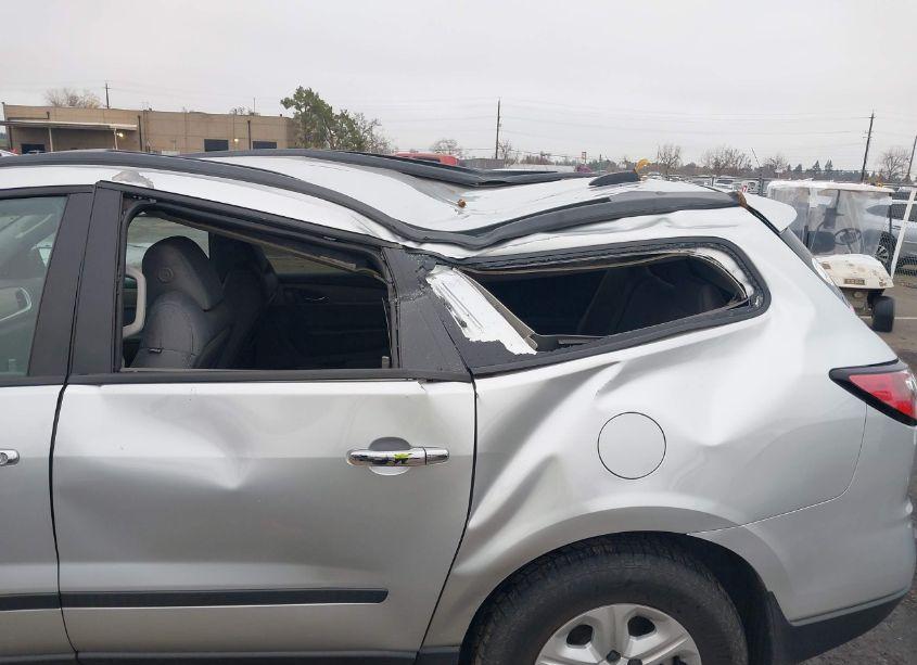 Photo 6 of 2016 Chevrolet Traverse LS (VIN 1GNKRFKD1GJ146212)