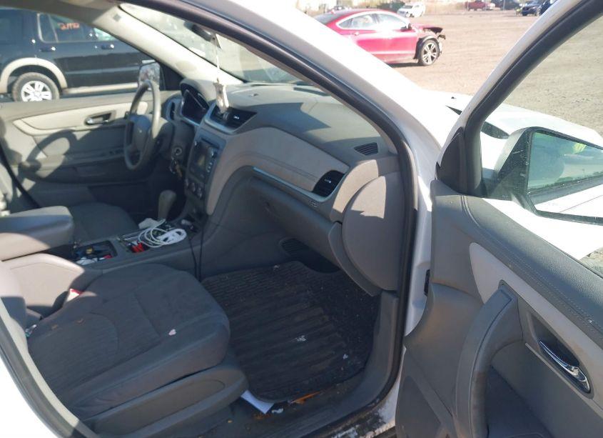 Photo 5 of 2016 Chevrolet Traverse LS (VIN 1GNKRFKD1GJ287135)