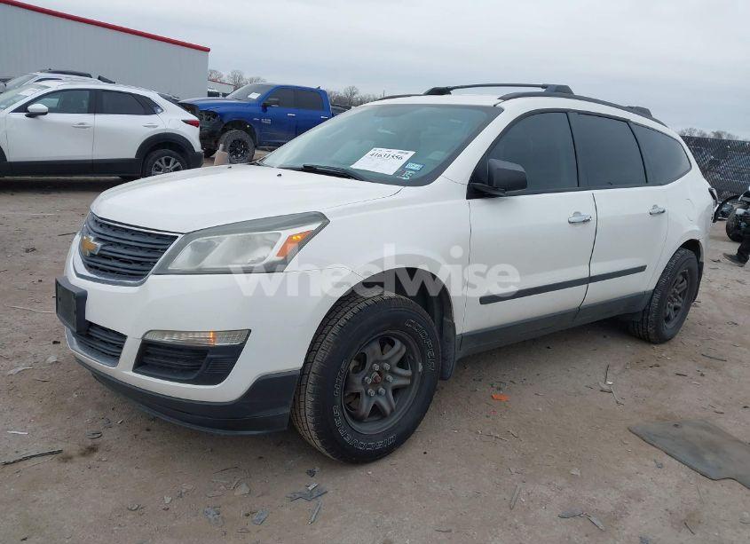 Photo 2 of 2013 Chevrolet Traverse LS (VIN 1GNKRFKD2DJ117992)