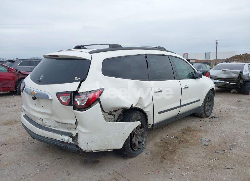 Photo 4 of 2013 Chevrolet Traverse LS (VIN 1GNKRFKD2DJ117992)