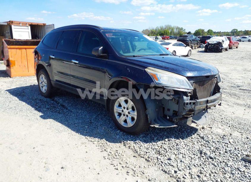 2017 Chevrolet Traverse LS (VIN 1GNKRFKD2HJ225972) main photo