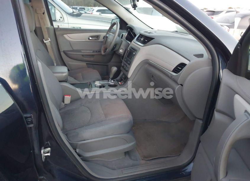 Photo 5 of 2017 Chevrolet Traverse LS (VIN 1GNKRFKD2HJ225972)