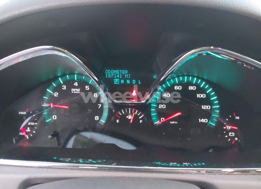 Photo 7 of 2017 Chevrolet Traverse LS (VIN 1GNKRFKD2HJ225972)