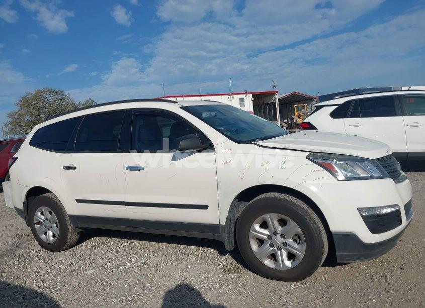 Photo 13 of 2015 Chevrolet Traverse LS (VIN 1GNKRFKD3FJ106129)