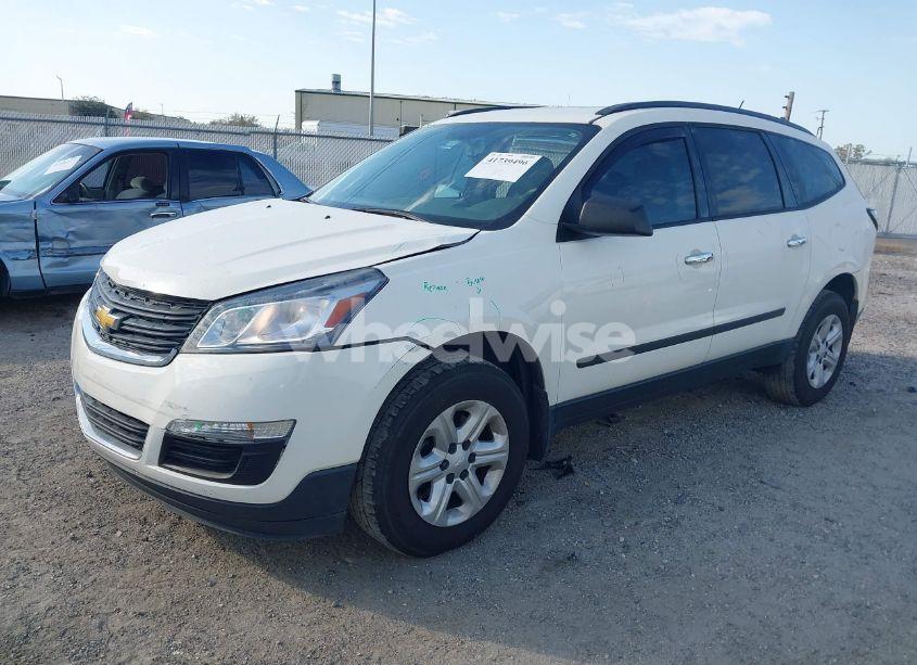 Photo 2 of 2015 Chevrolet Traverse LS (VIN 1GNKRFKD3FJ106129)