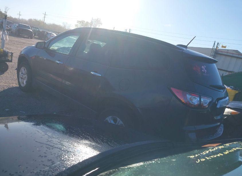 Photo 3 of 2016 Chevrolet Traverse LS (VIN 1GNKRFKD3GJ137818)