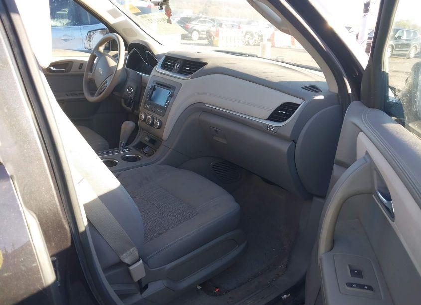Photo 5 of 2016 Chevrolet Traverse LS (VIN 1GNKRFKD3GJ137818)