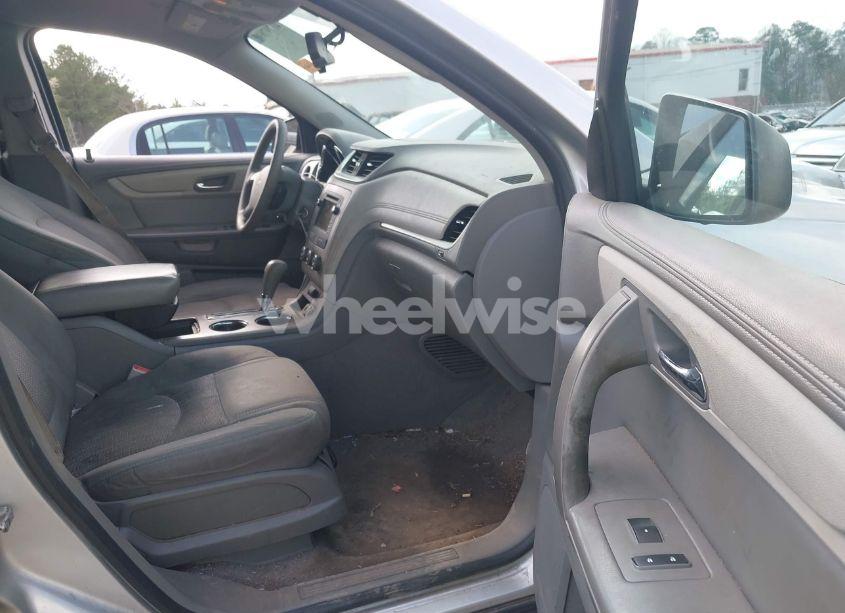 Photo 5 of 2016 Chevrolet Traverse LS (VIN 1GNKRFKD3GJ237322)