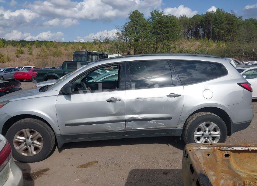Photo 6 of 2016 Chevrolet Traverse LS (VIN 1GNKRFKD3GJ237322)