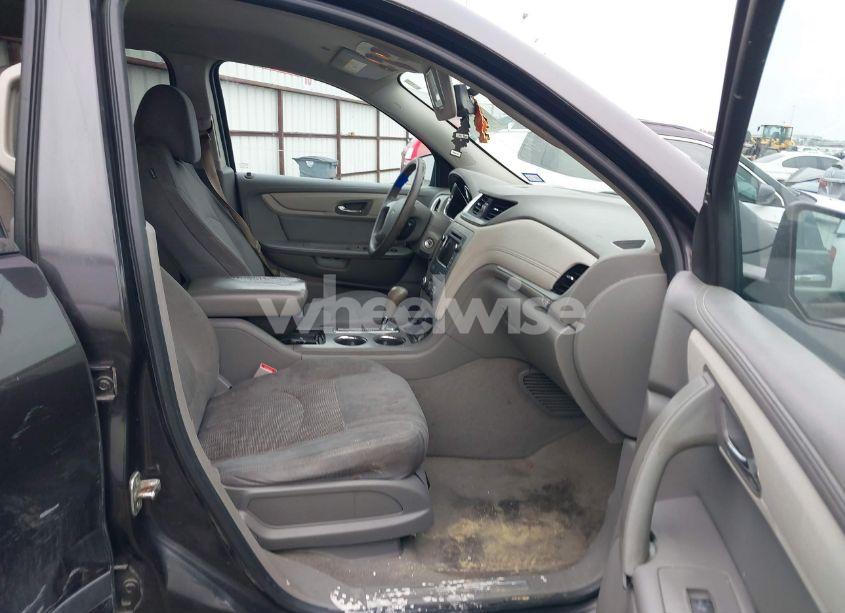 Photo 5 of 2016 Chevrolet Traverse LS (VIN 1GNKRFKD4GJ152151)