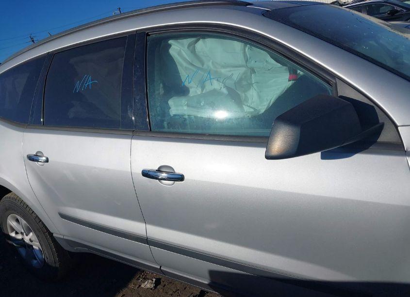 Photo 13 of 2017 Chevrolet Traverse LS (VIN 1GNKRFKD4HJ153382)