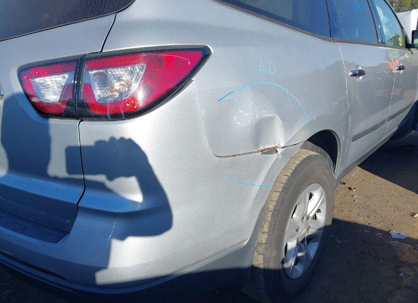 Photo 17 of 2017 Chevrolet Traverse LS (VIN 1GNKRFKD4HJ153382)