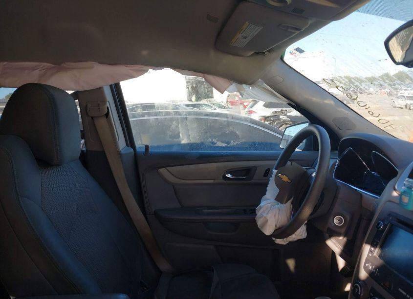 Photo 5 of 2017 Chevrolet Traverse LS (VIN 1GNKRFKD4HJ153382)