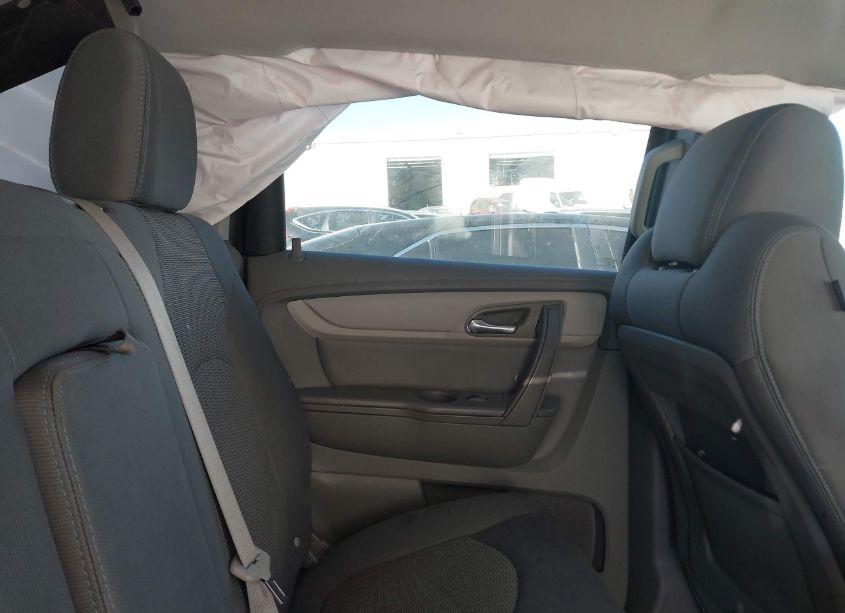 Photo 8 of 2017 Chevrolet Traverse LS (VIN 1GNKRFKD4HJ153382)