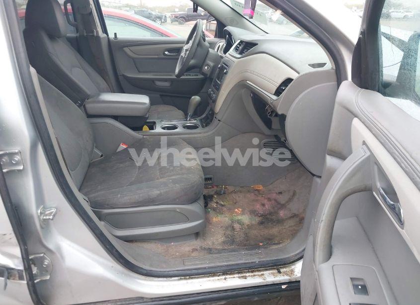 Photo 5 of 2017 Chevrolet Traverse LS (VIN 1GNKRFKD4HJ159182)