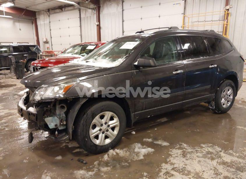Photo 2 of 2016 Chevrolet Traverse LS (VIN 1GNKRFKD5GJ179519)