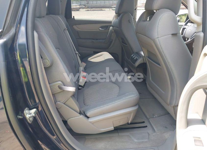 Photo 8 of 2017 Chevrolet Traverse LS (VIN 1GNKRFKD5HJ238330)