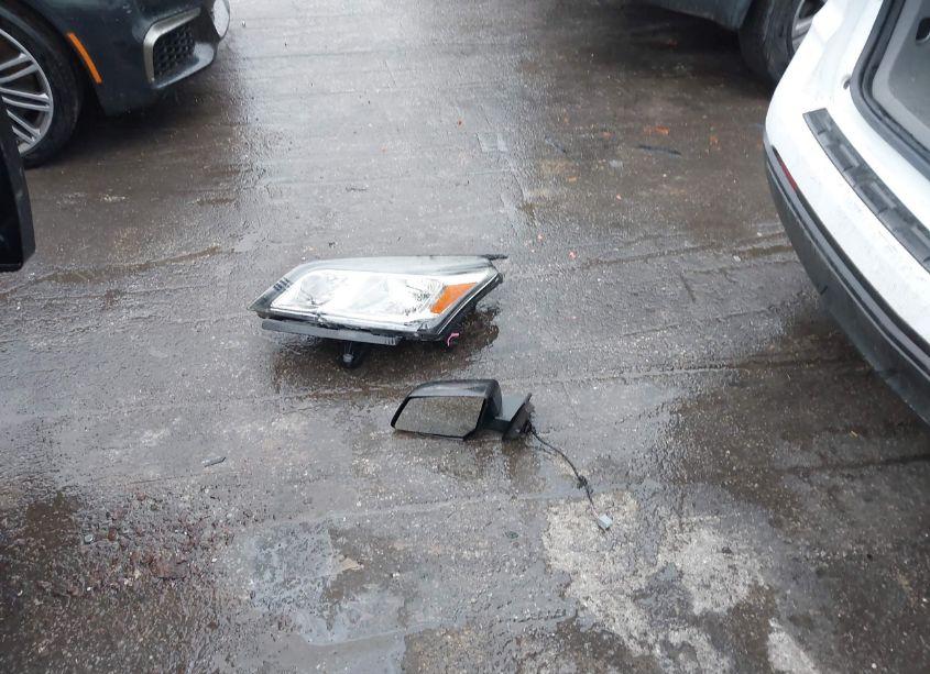 Photo 12 of 2017 Chevrolet Traverse LS (VIN 1GNKRFKD6HJ106984)