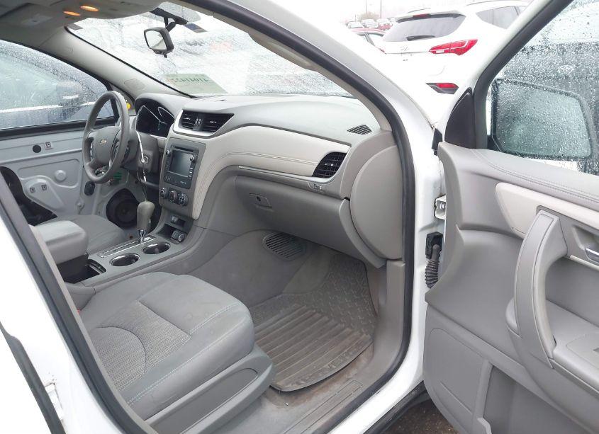 Photo 5 of 2017 Chevrolet Traverse LS (VIN 1GNKRFKD6HJ106984)