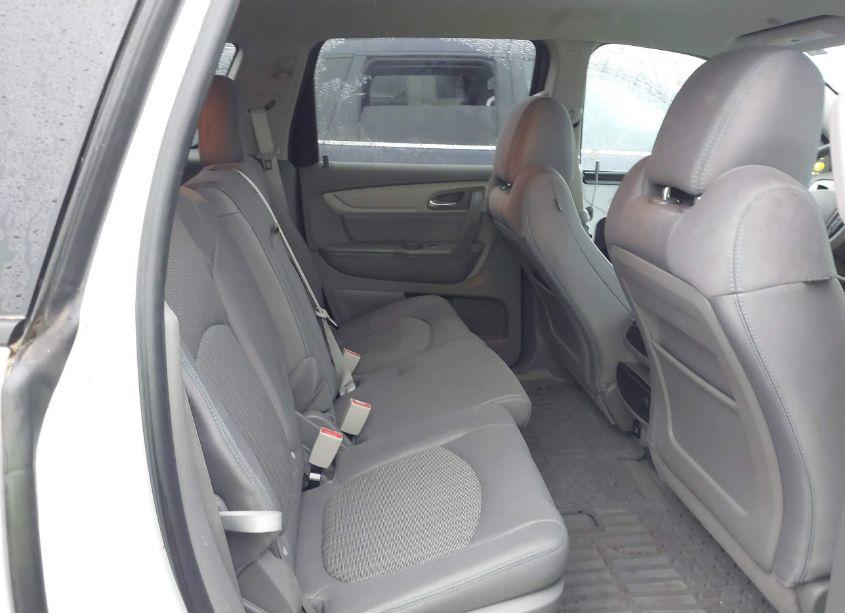 Photo 8 of 2017 Chevrolet Traverse LS (VIN 1GNKRFKD6HJ106984)