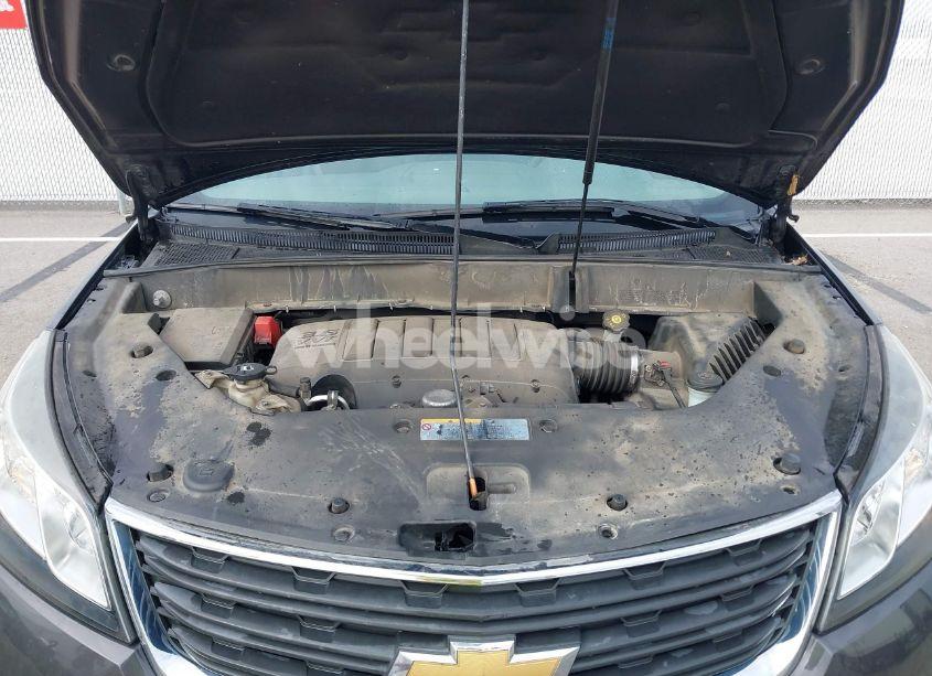 Photo 10 of 2017 Chevrolet Traverse LS (VIN 1GNKRFKD6HJ192586)