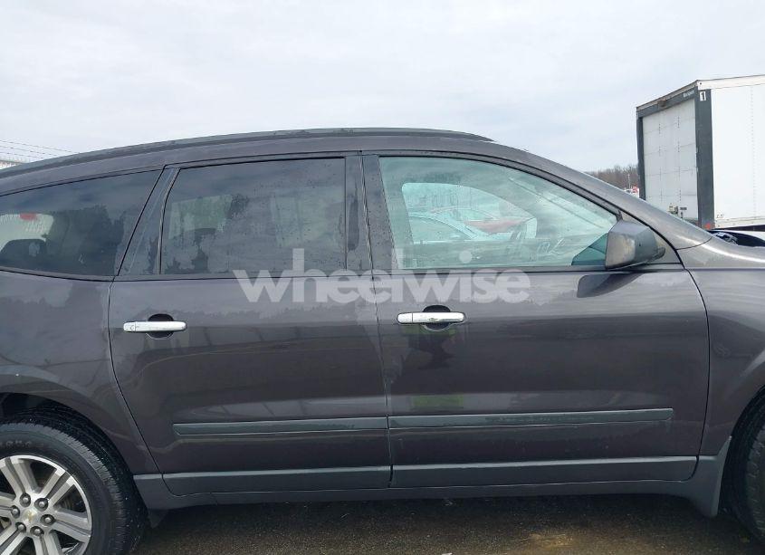 Photo 13 of 2017 Chevrolet Traverse LS (VIN 1GNKRFKD6HJ192586)