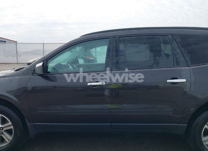 Photo 14 of 2017 Chevrolet Traverse LS (VIN 1GNKRFKD6HJ192586)