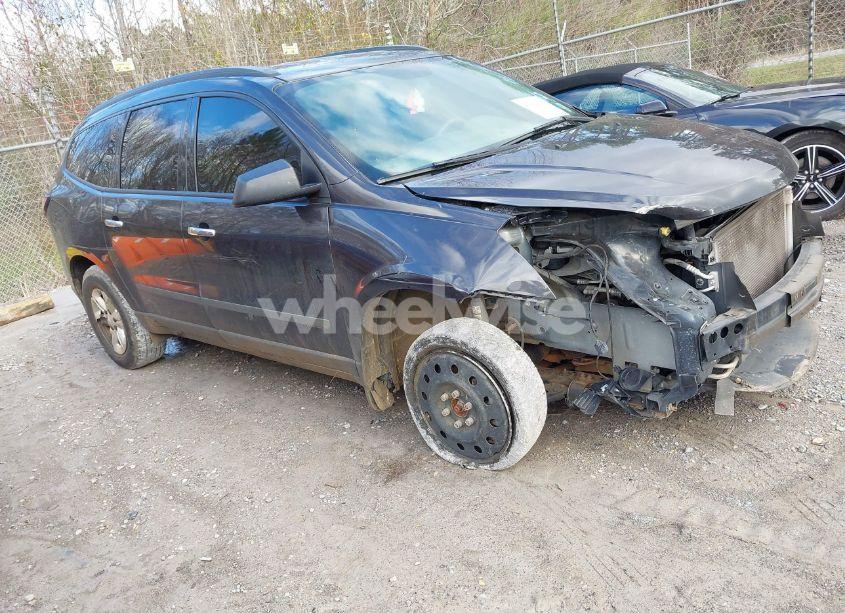 2017 Chevrolet Traverse LS (VIN 1GNKRFKD6HJ240927) main photo