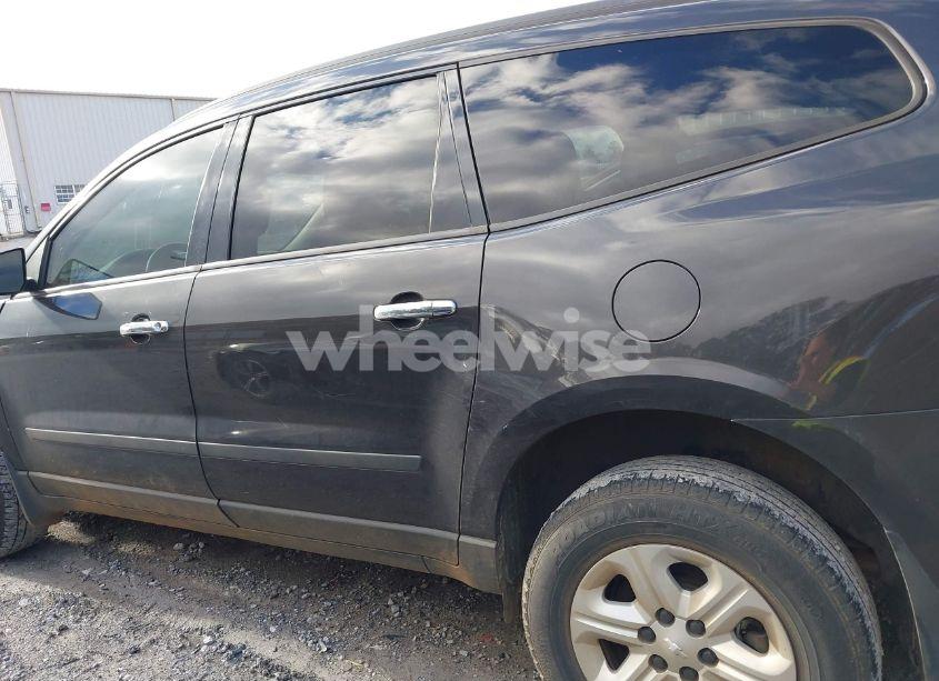 Photo 14 of 2017 Chevrolet Traverse LS (VIN 1GNKRFKD6HJ240927)