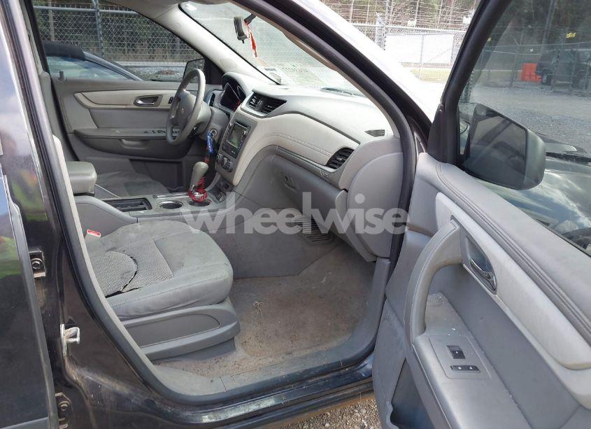 Photo 5 of 2017 Chevrolet Traverse LS (VIN 1GNKRFKD6HJ240927)