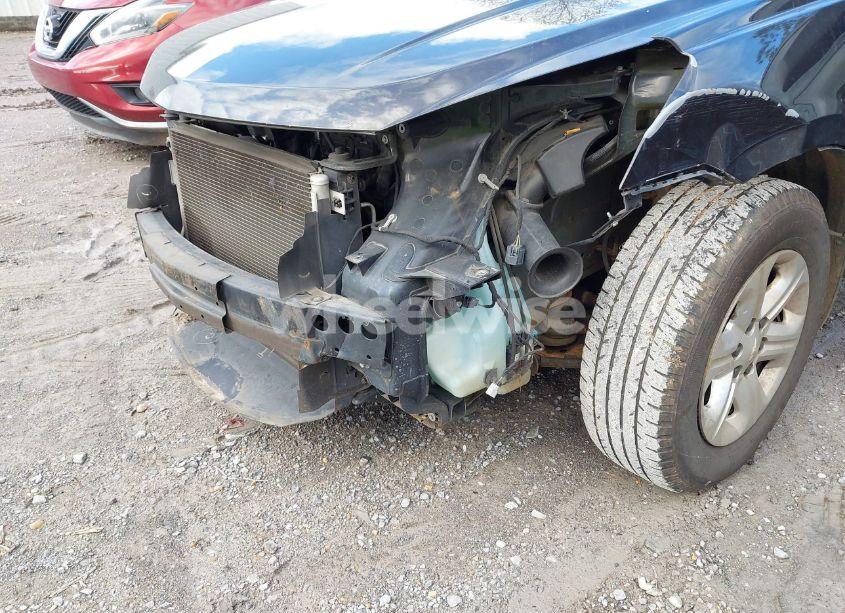 Photo 6 of 2017 Chevrolet Traverse LS (VIN 1GNKRFKD6HJ240927)