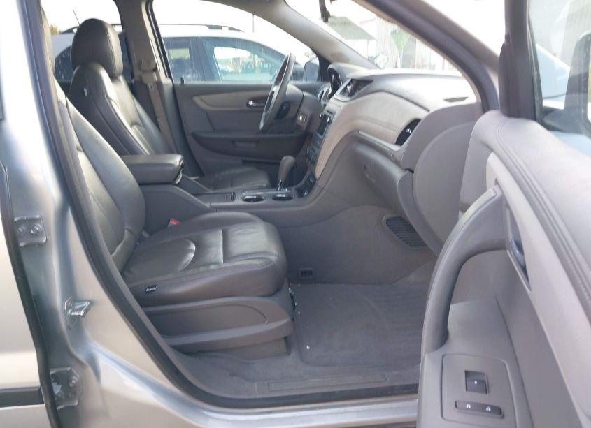 Photo 5 of 2017 Chevrolet Traverse LS (VIN 1GNKRFKD6HJ346407)
