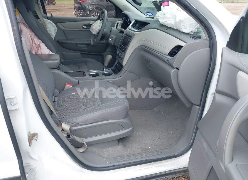 Photo 5 of 2016 Chevrolet Traverse LS (VIN 1GNKRFKD7GJ134601)