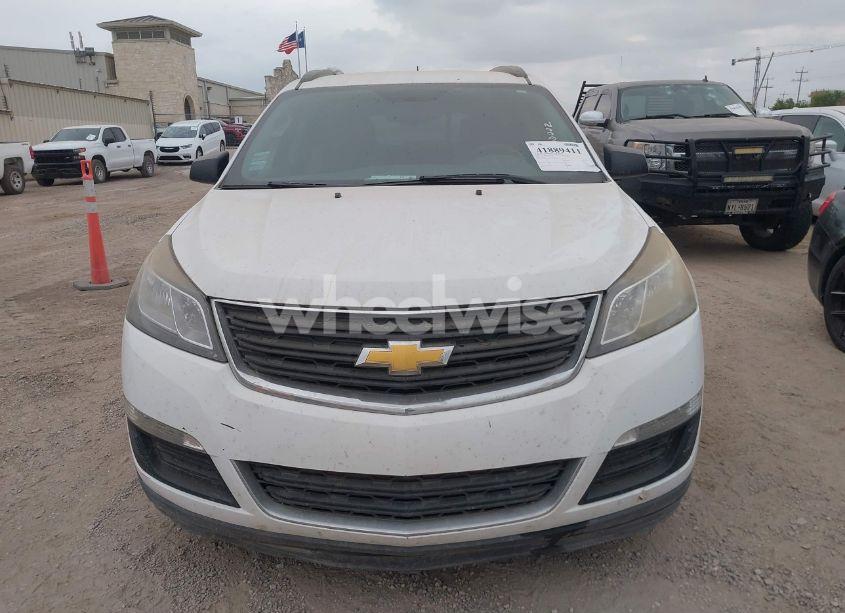 Photo 12 of 2017 Chevrolet Traverse LS (VIN 1GNKRFKD7HJ200002)
