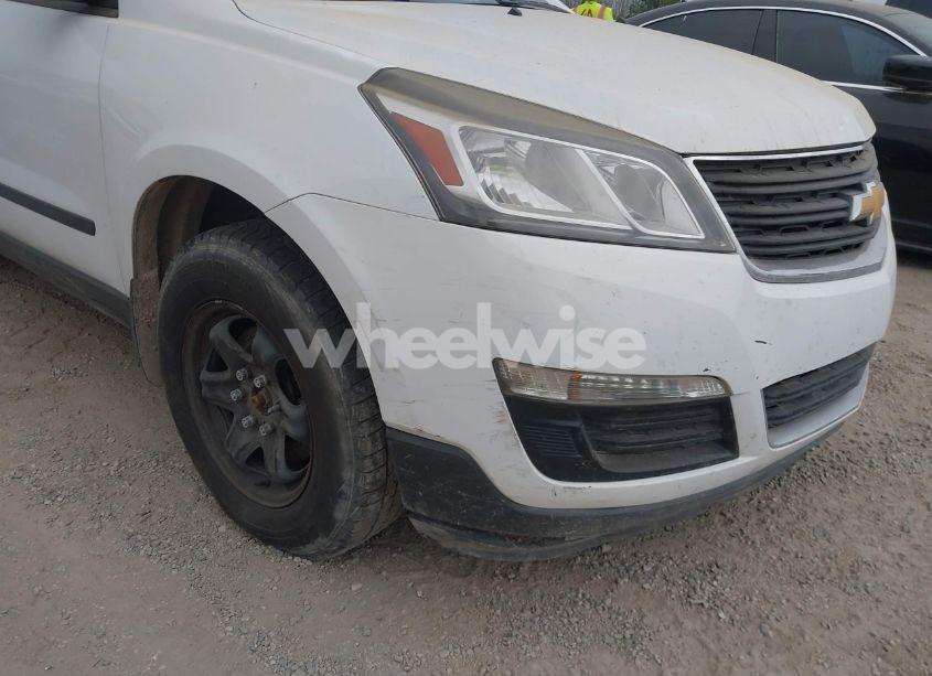 Photo 6 of 2017 Chevrolet Traverse LS (VIN 1GNKRFKD7HJ200002)