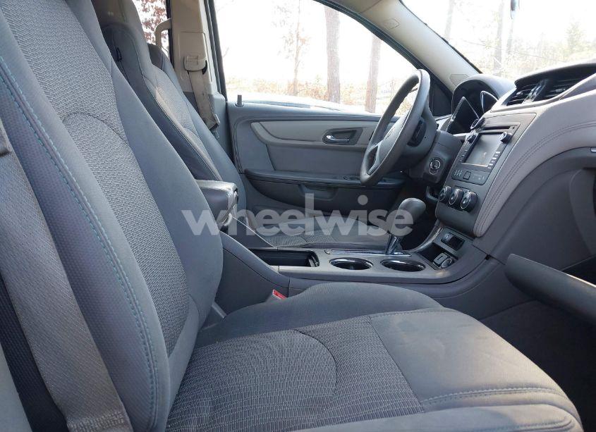 Photo 5 of 2015 Chevrolet Traverse LS (VIN 1GNKRFKD8FJ365554)