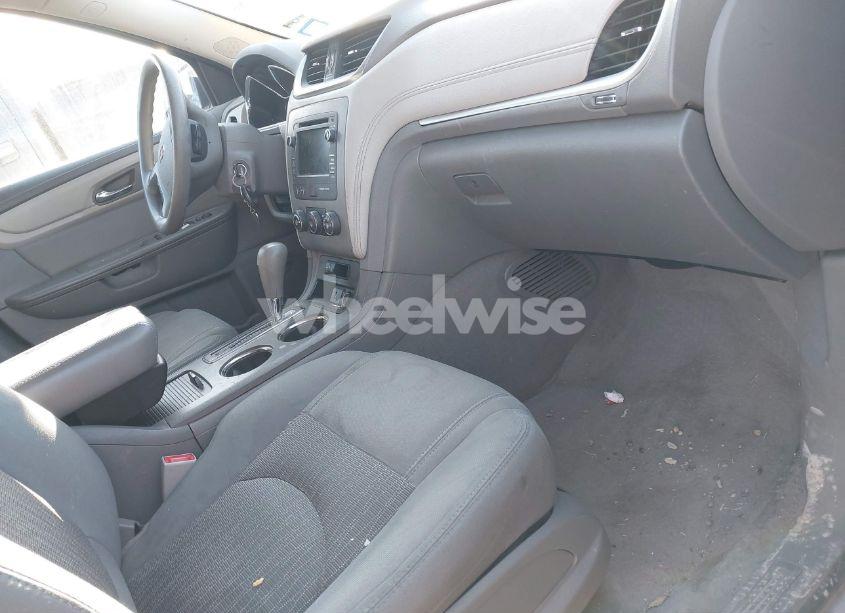 Photo 5 of 2016 Chevrolet Traverse LS (VIN 1GNKRFKD8GJ252785)