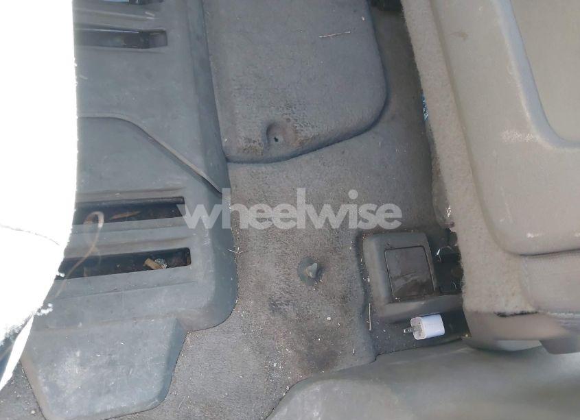 Photo 8 of 2016 Chevrolet Traverse LS (VIN 1GNKRFKD8GJ252785)