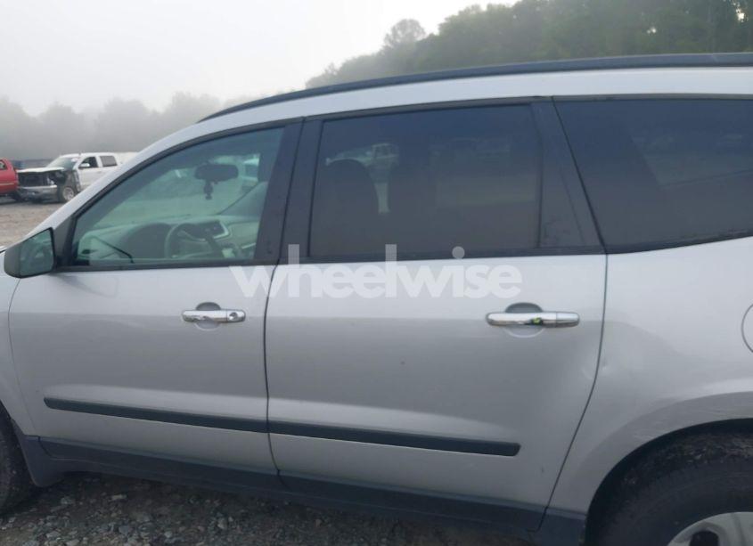 Photo 14 of 2016 Chevrolet Traverse LS (VIN 1GNKRFKD8GJ343572)