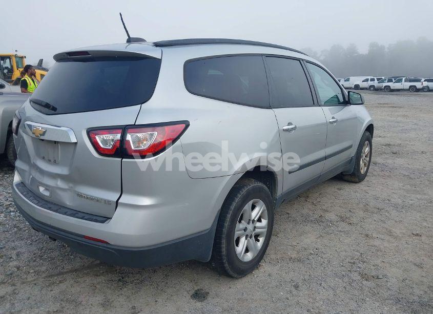 Photo 4 of 2016 Chevrolet Traverse LS (VIN 1GNKRFKD8GJ343572)