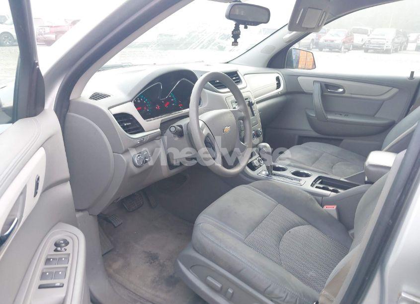 Photo 5 of 2016 Chevrolet Traverse LS (VIN 1GNKRFKD8GJ343572)