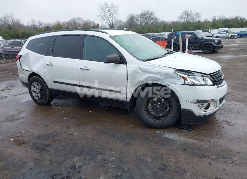Photo 13 of 2017 Chevrolet Traverse LS (VIN 1GNKRFKD8HJ313165)