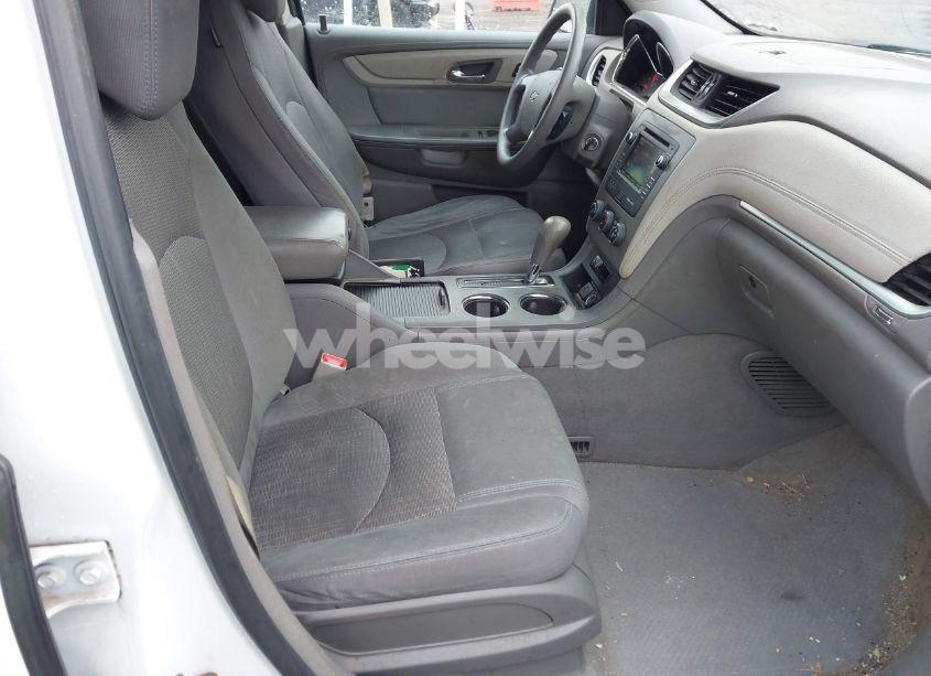 Photo 5 of 2017 Chevrolet Traverse LS (VIN 1GNKRFKD8HJ313165)