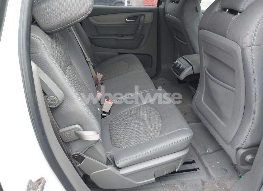 Photo 8 of 2017 Chevrolet Traverse LS (VIN 1GNKRFKD8HJ313165)