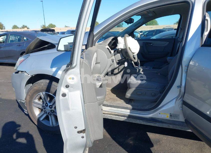 Photo 5 of 2017 Chevrolet Traverse LS (VIN 1GNKRFKD8HJ329009)