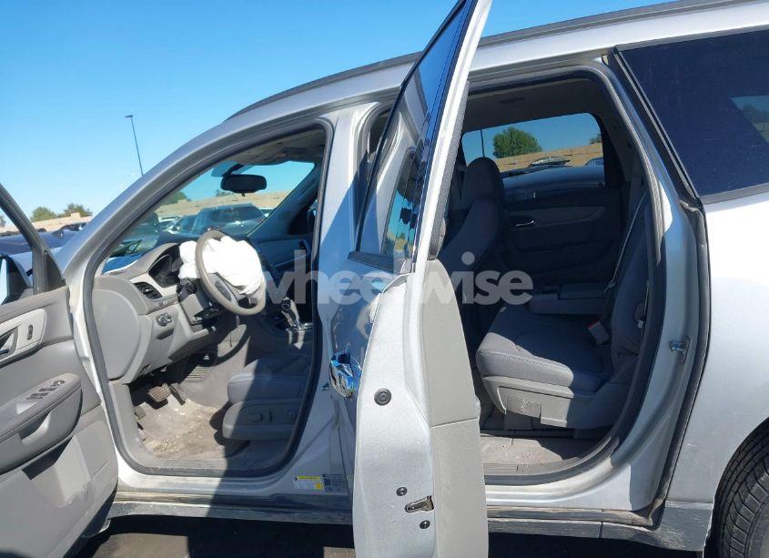 Photo 8 of 2017 Chevrolet Traverse LS (VIN 1GNKRFKD8HJ329009)