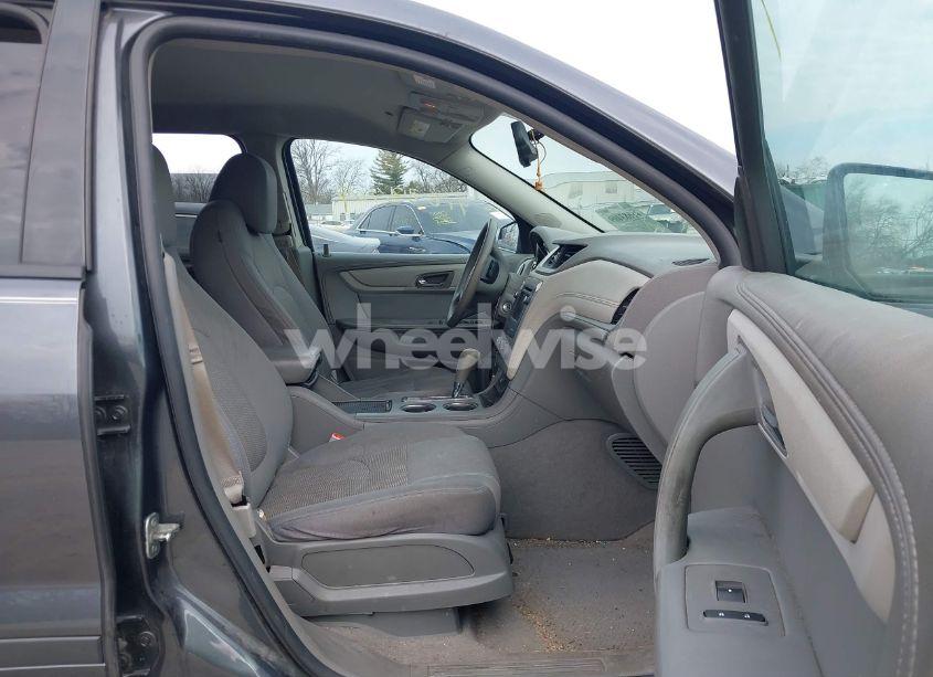 Photo 5 of 2014 Chevrolet Traverse LS (VIN 1GNKRFKD9EJ107722)